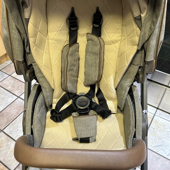 Nuna Mixx Stroller - Picture 3 of 4